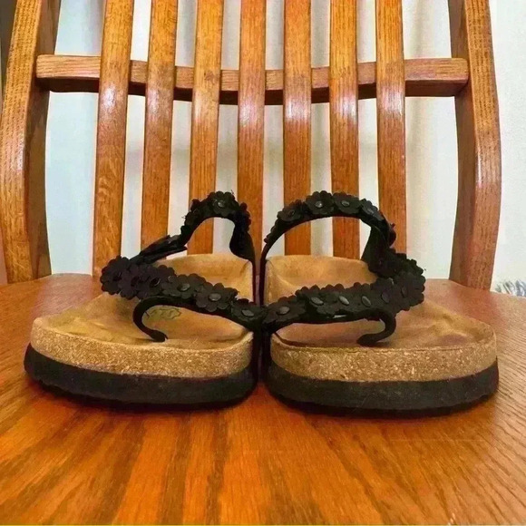 🌈 6/$60 ComfortfuBe Leather Flower Adjustable Sandal Slip On Black Tan Size 10 - Picture 5 of 8